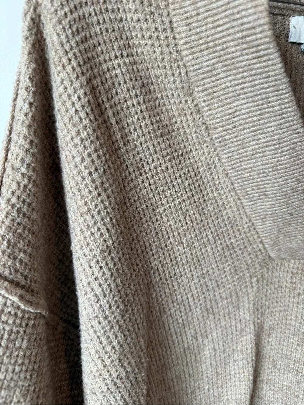 ⚡️Aerie Cozy V-Neck Hooded Sweater in Light Taupe
